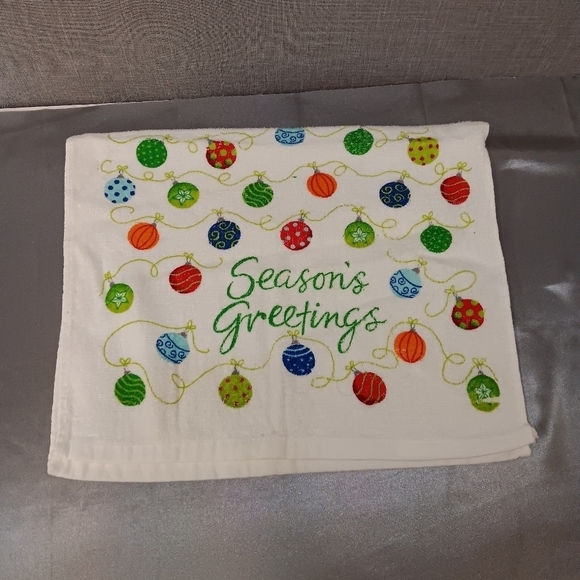 Kitchen‎ Hand Towel Christmas Seasons Greetings Ornaments Holiday Red Green Blue - Picture 2 of 3